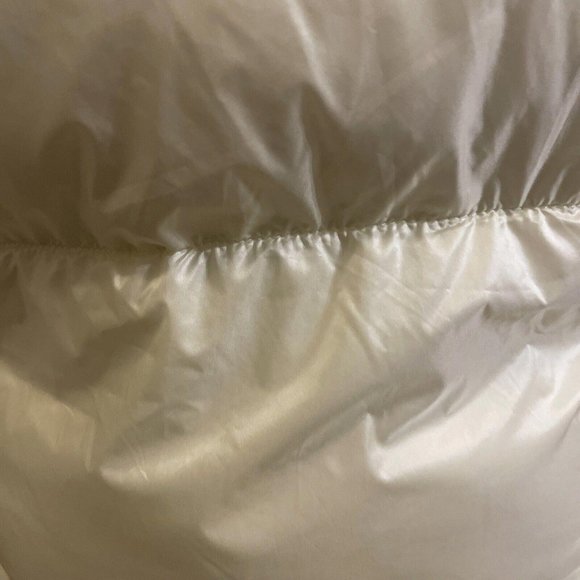 FABLETICS Elliot Packable Puffer Vest in LUMINOUS size SMALL - GENTLY USED - Picture 10 of 13